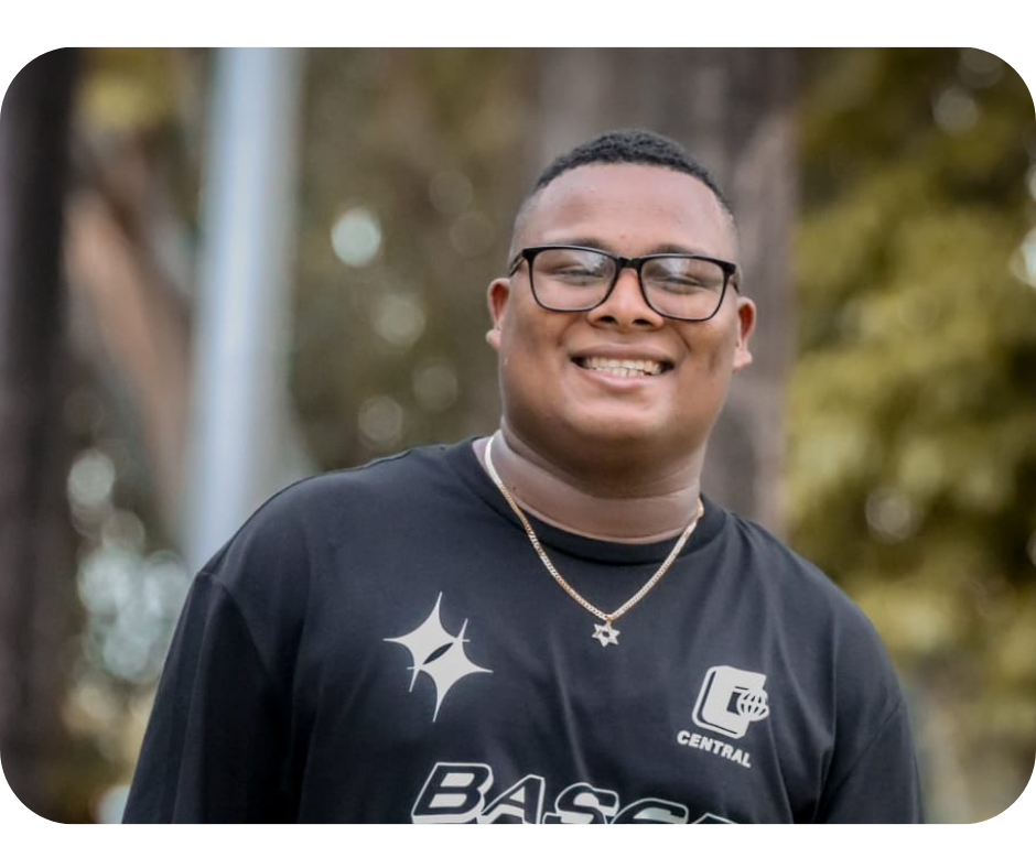 De las Calles de Samaria a Pastor de Niños: El Amor que Reescribió el Destino de Edgar